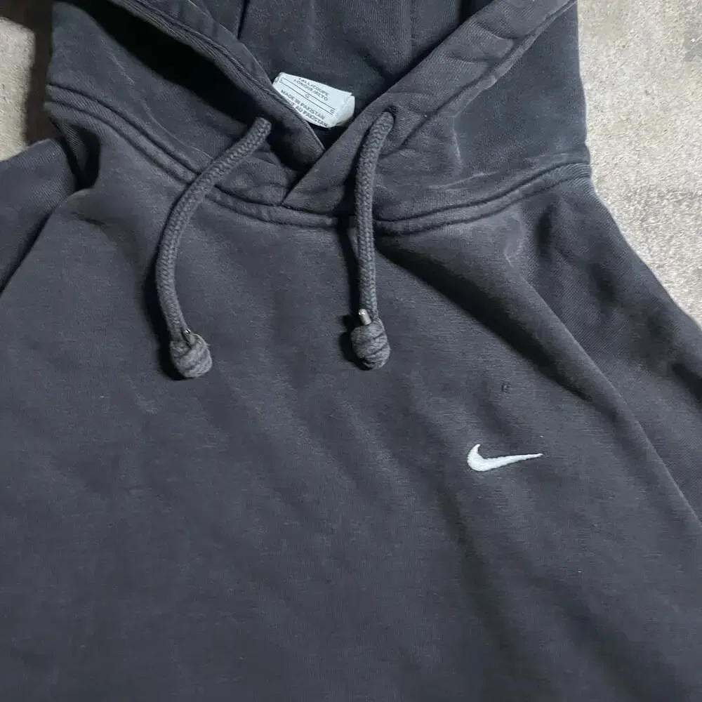 Vintage Black Nike Embroidered Mini Swoosh Pullover Hoodie
